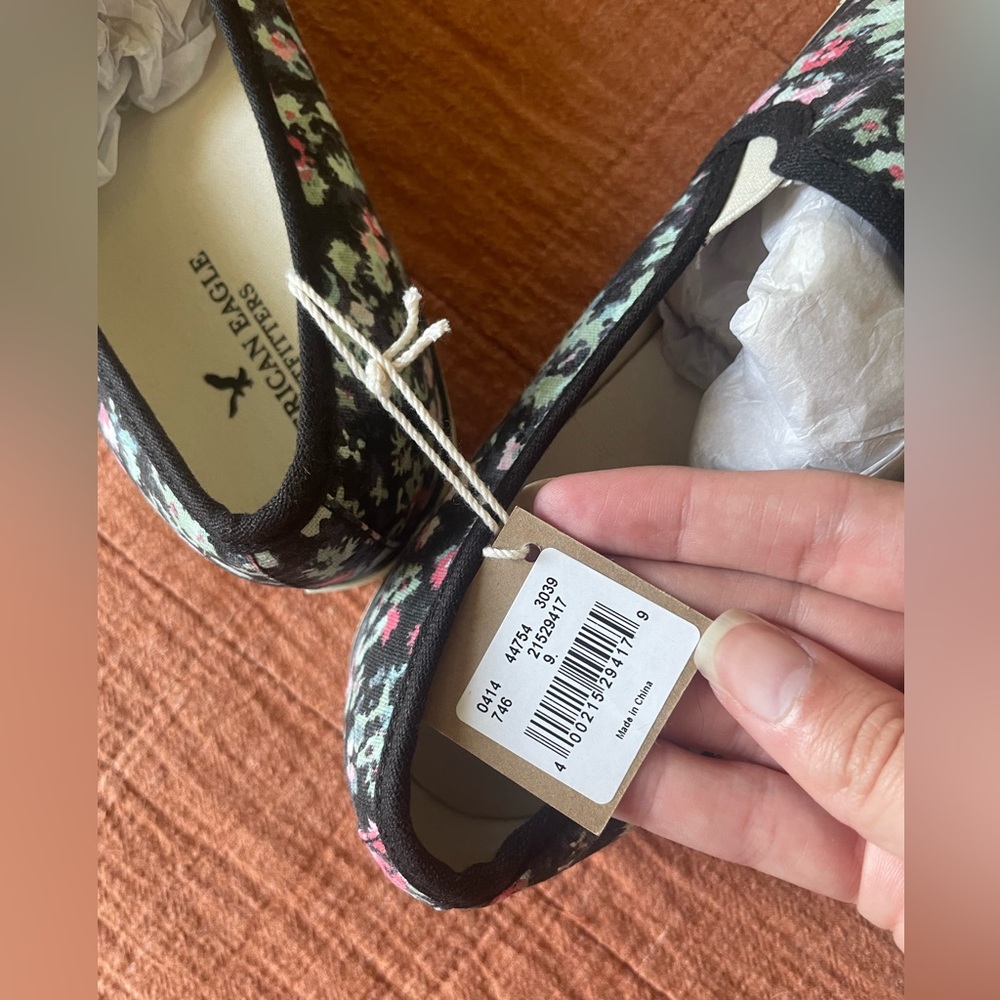 Retro AEO Floral Print Slide On Sneakers - Picture 7 of 8
